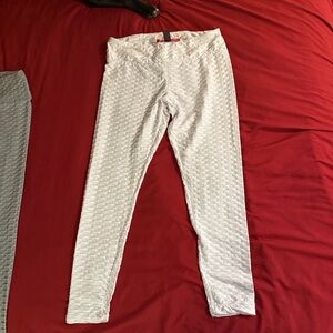 Hot Kiss White Textured Leggings